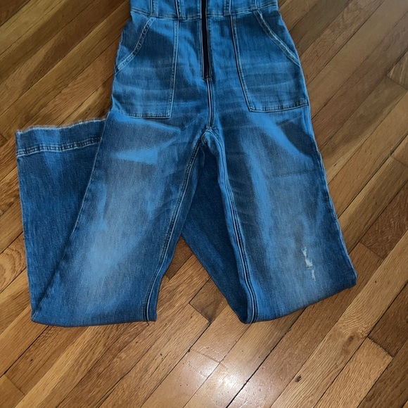 Alice + Olivia Lovetta Denim Wide-Leg Jumpsuit - Monterey Blue - Picture 9 of 11